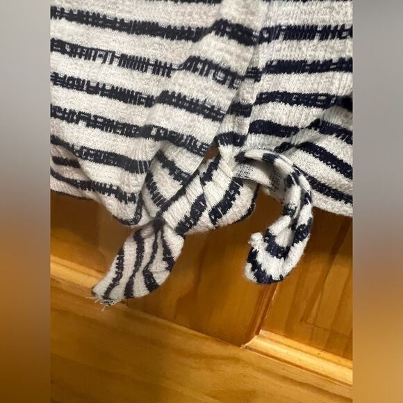 Old Navy size M black and white stripe tie front tank with buttons - Picture 2 of 6